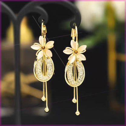 🌼✨ Eleganckie kolczyki z wiszącymi frędzlami w kształcie kwiatów – pasują do każdego stylu – płatność przy odbiorze ✅