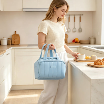 Pojemność 7L – zmieści lunchbox, owoce, napoje i przekąski – przestronna torba na każdy dzień. Na pobranie! 📦