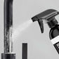 Białe plamy na czarnym, matowym kranie nie chcą zejść? – spray do usuwania kamienia do łazienki i kuchni – kwas cytrynowy rozpuszcza osady, przywraca matowe wykończenie. Na pobranie! 🚰